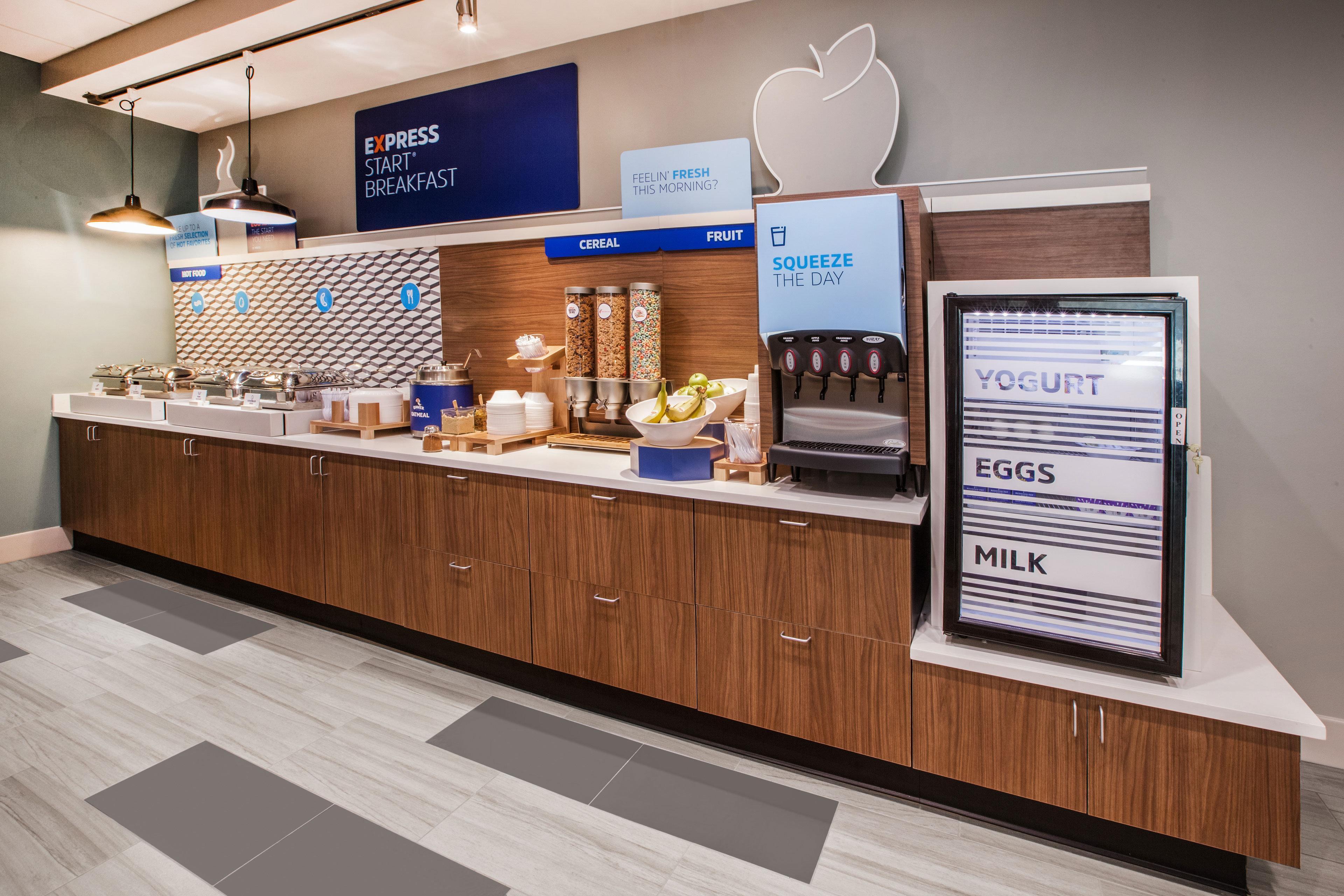 Holiday Inn Express Tower Center New Brunswick By Ihg East Brunswick Exteriör bild
