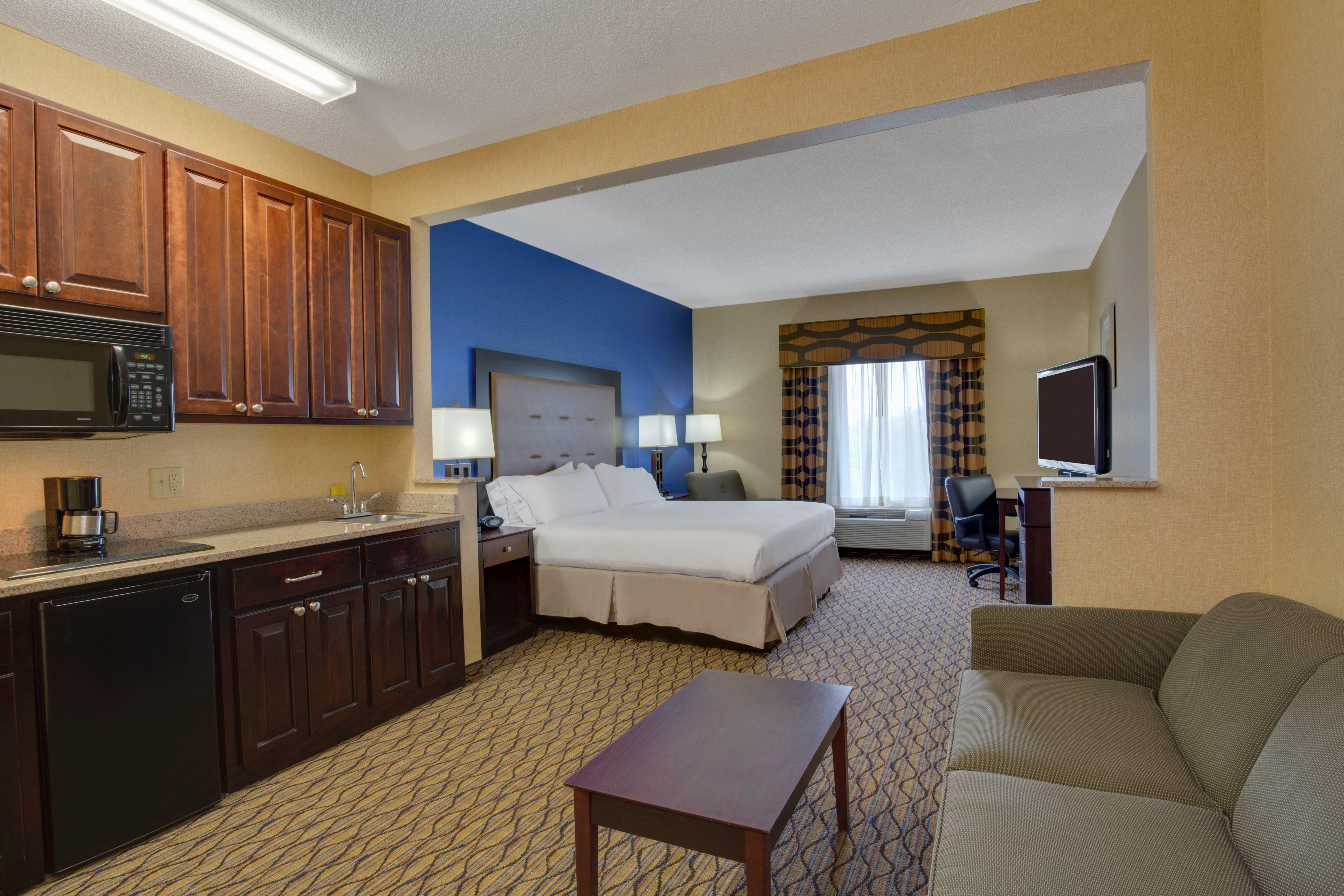 Holiday Inn Express Tower Center New Brunswick By Ihg East Brunswick Exteriör bild