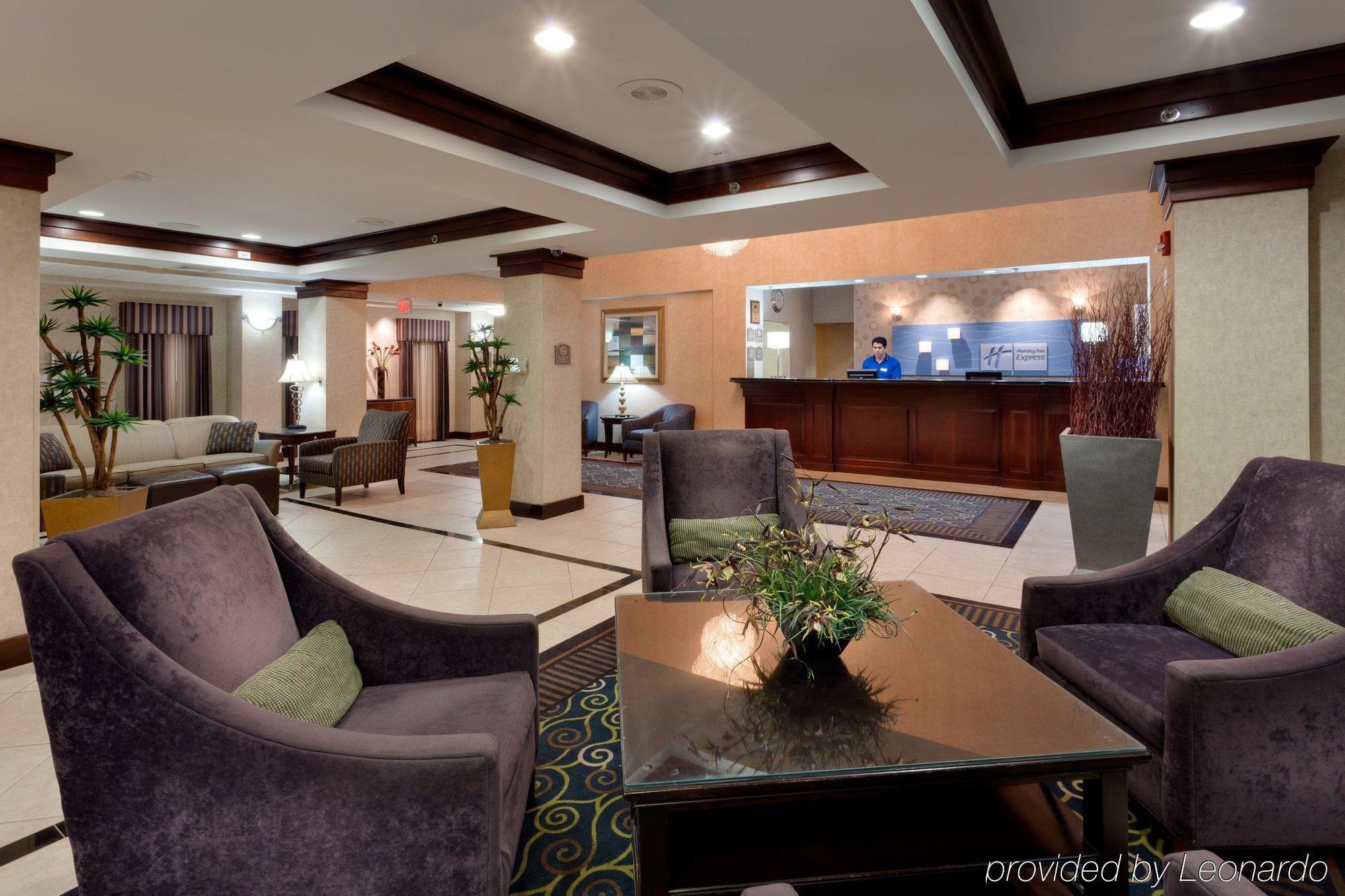 Holiday Inn Express Tower Center New Brunswick By Ihg East Brunswick Exteriör bild