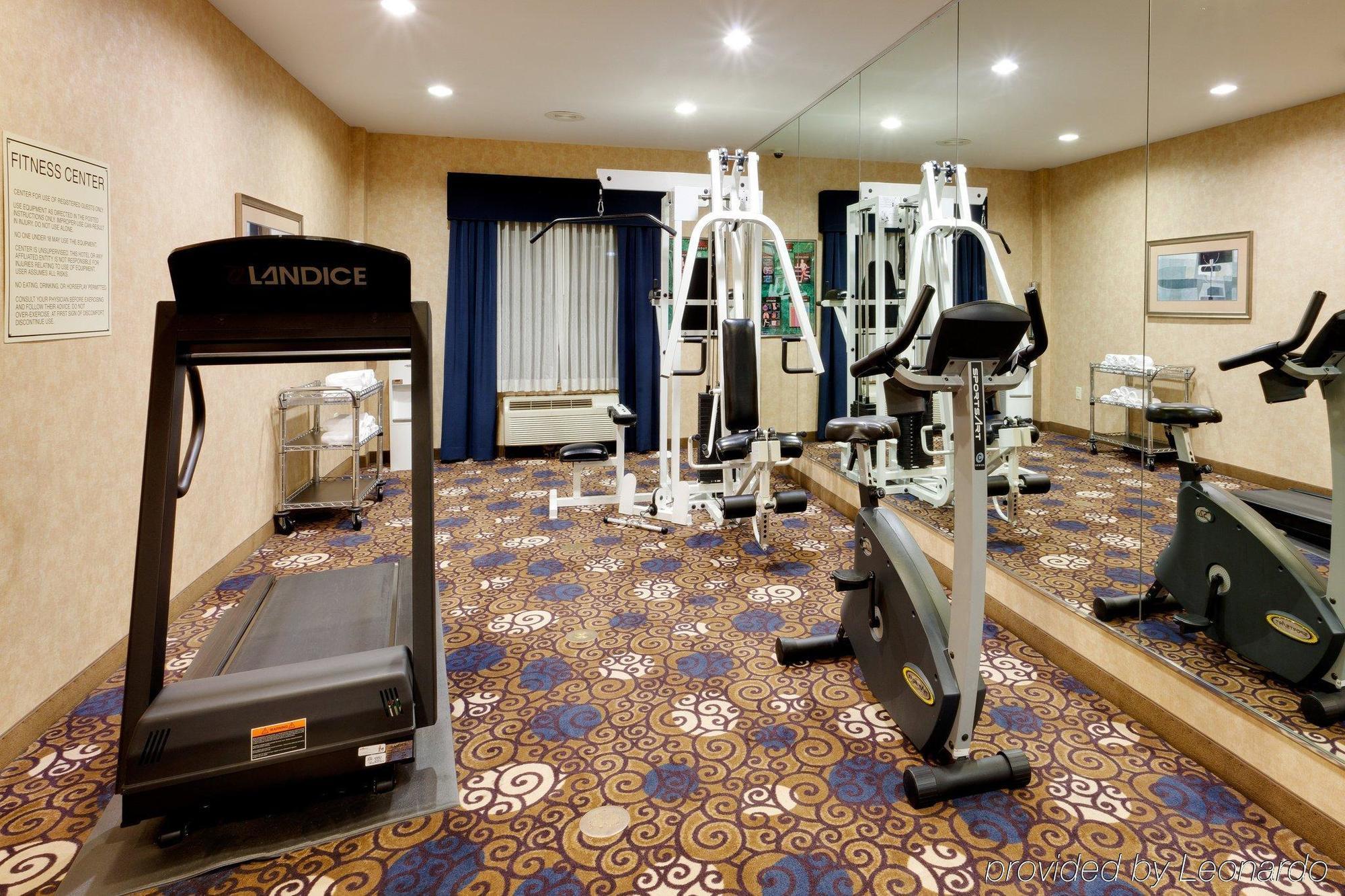 Holiday Inn Express Tower Center New Brunswick By Ihg East Brunswick Exteriör bild