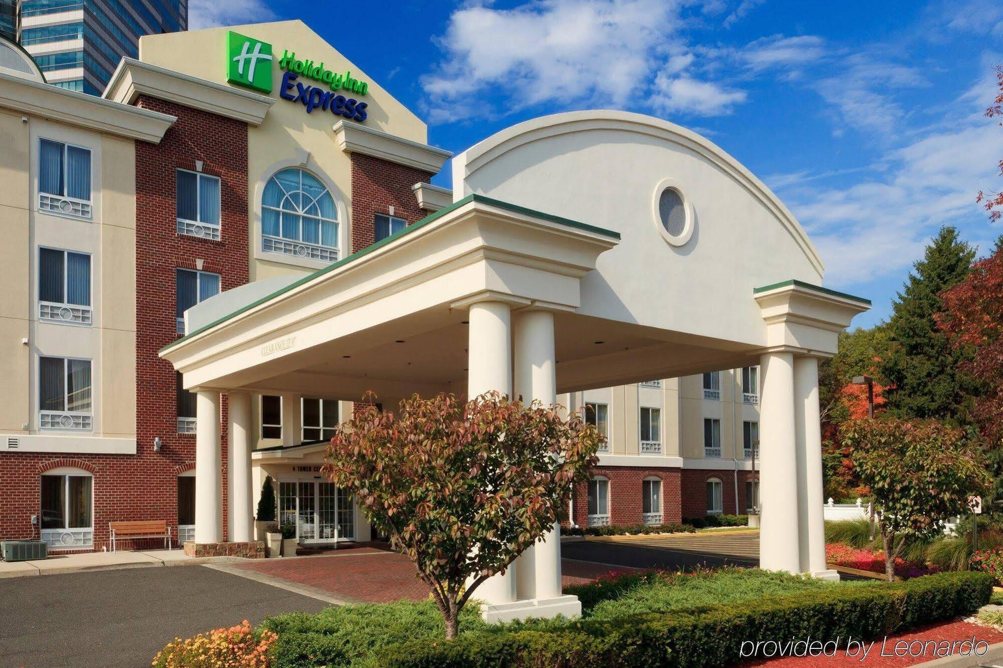 Holiday Inn Express Tower Center New Brunswick By Ihg East Brunswick Exteriör bild